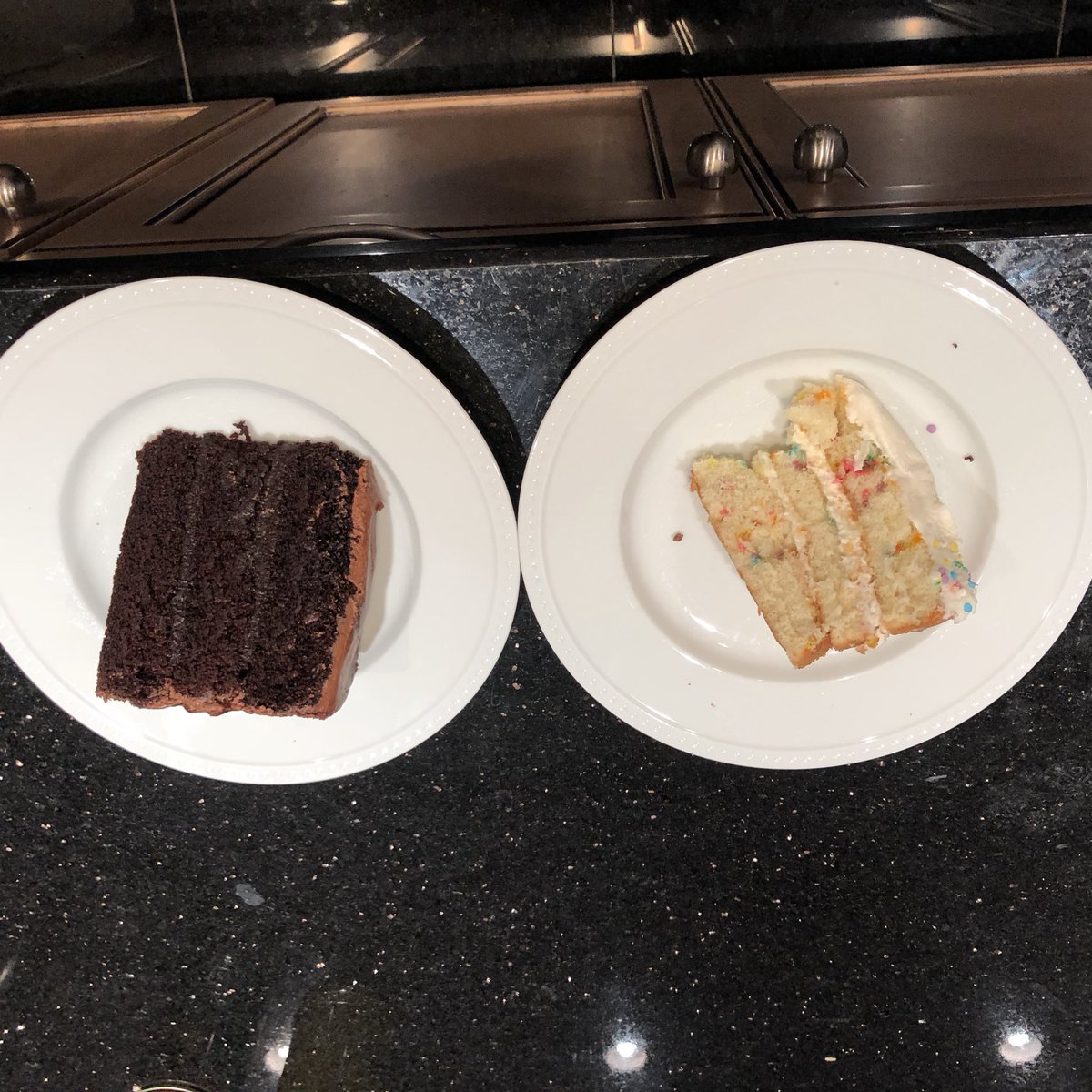 LINDSAYH212's tweet photo. The ultimate Saturday night choice in  your thirties 🍰 #SaturdayNight #nyc #littlecupcakebakeshop https://t.co/zVQKGfLaKc