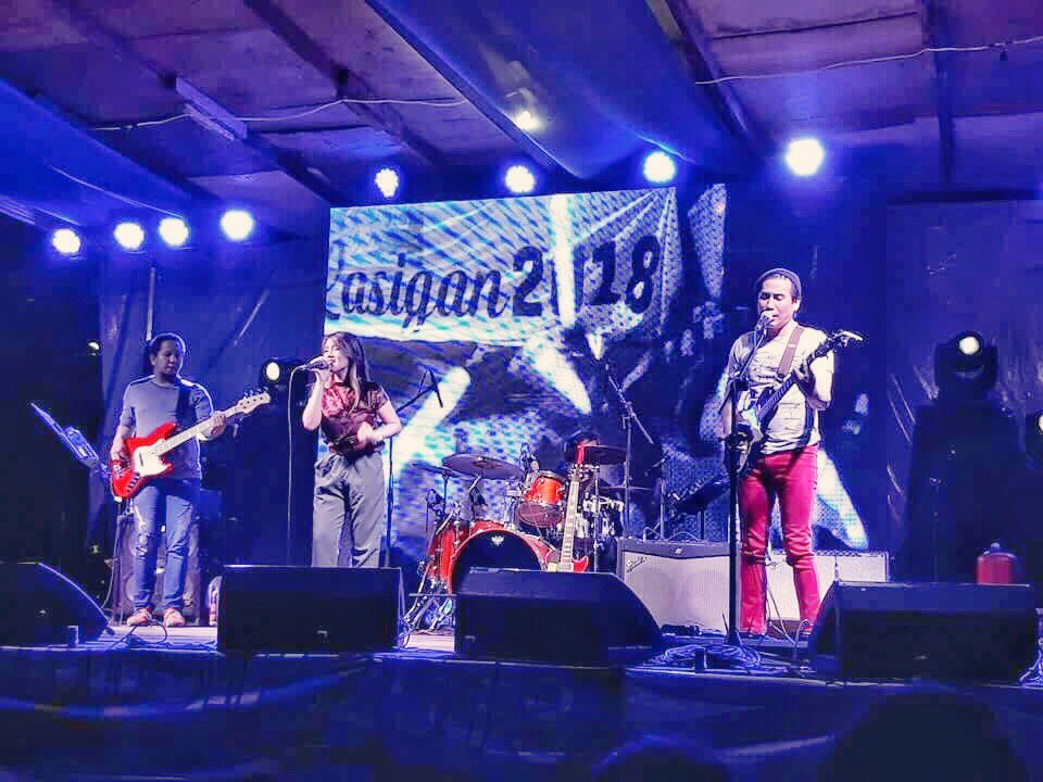 MYMP_OFFICIAL's tweet photo. Maraming salamat Sumisip Basilan and to Mayor Gulam Hataman &amp; Vice Mayor Jul-Adnan Hataman sa pag imbita samin sa Kalasig-Lasigan Festival! 🎉🎶❤️ #mymp #show #specialguest #sumisip #basilan #musician #band #kalasiglasigan2018 https://t.co/IuV3SHTXBc