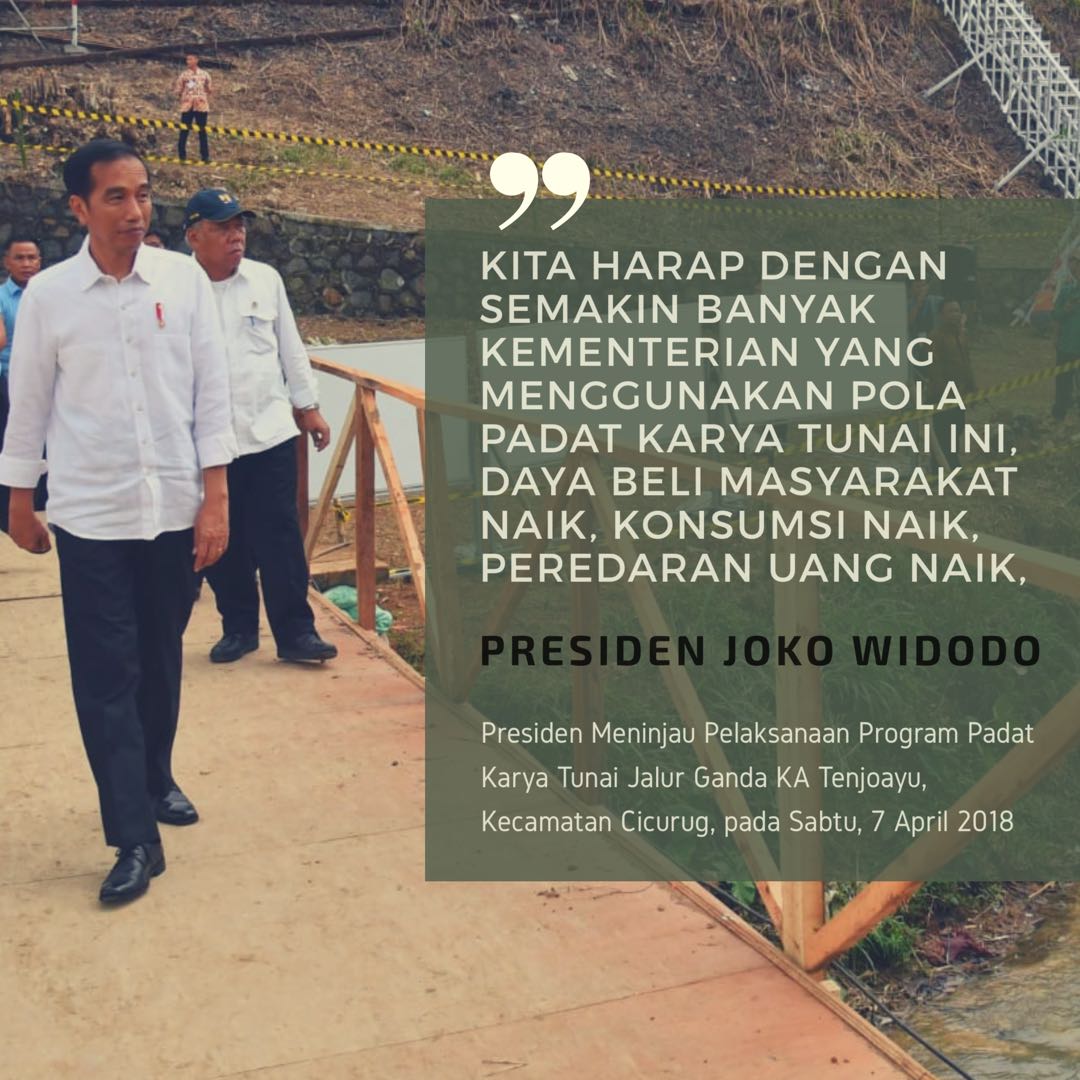 hijab_idol's tweet photo. Presiden menjelaskan bahwa program padat karya tunai yang dijalankan Kementerian Perhubungan tersebut merupakan bentuk padat karya yang melibatkan masyarakat dalam proyek pemerintah. @jokowi @KSPgoid #2019TetepJokowi #JokowiKukurusukan #JokowiMomotoran #jokowi https://t.co/59j7LWh58L