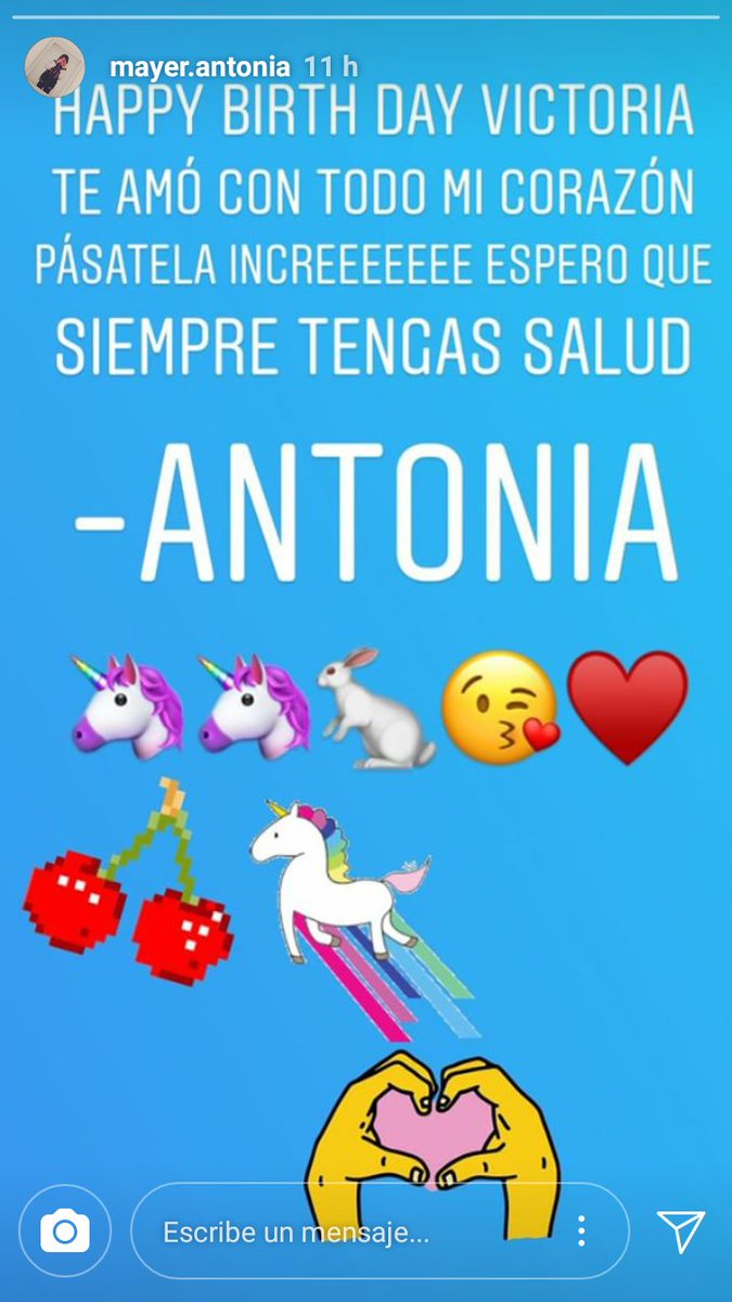 MayerCamil's tweet photo. Así fueron las felicitaciones de los #MayerCamil para la más pequeña de la familia #VictoriaMayer 🎉🎁🎂🎇🎊🌠 @AntoniaMayerOf 😘👑 https://t.co/dOBsFt7xrq