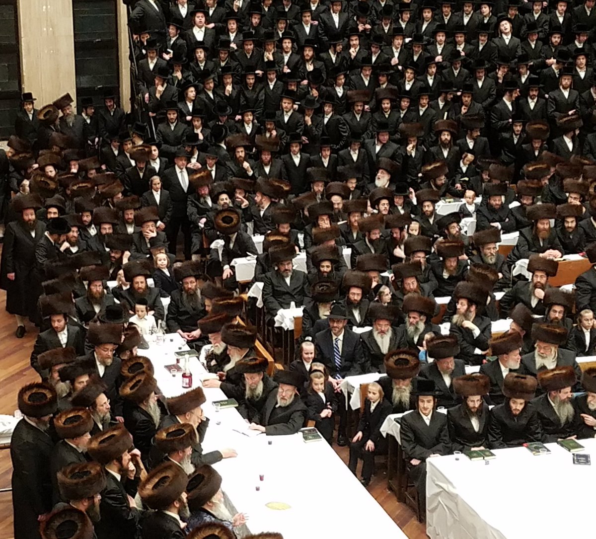 Senator @NYSenatorFelder now at #Bobov to personally thank the Bobov Rebbe &amp; the Bobov kehila for the strong support he got during his effort to pass legislation to benefit all yeshivas.