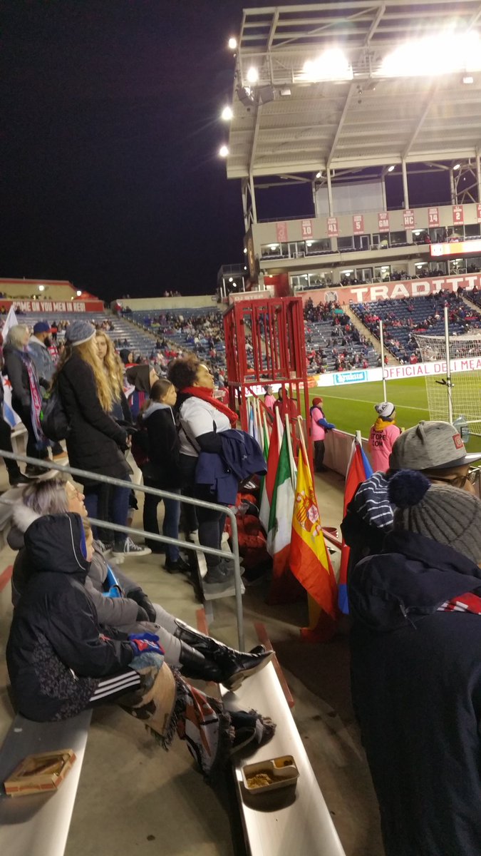 erickayerickay's tweet photo. @Section8Chicago @BridgeviewFire  this is a joke. At 35 mins no capo to lead the crowd. What are you doing? https://t.co/0o22K3c7tC