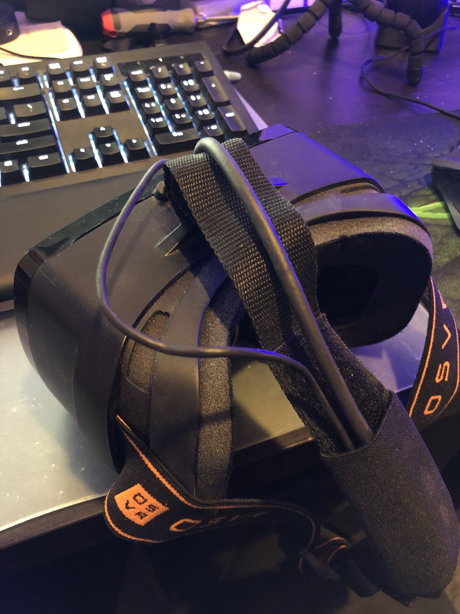 CMDannCA's tweet photo. I finally got this @OpenSource_VR working. #HDK2 #osvr #vr #opensource
Can finally replace the old #DK2 at my home office. #oculus https://t.co/HZNwxxXGQ1