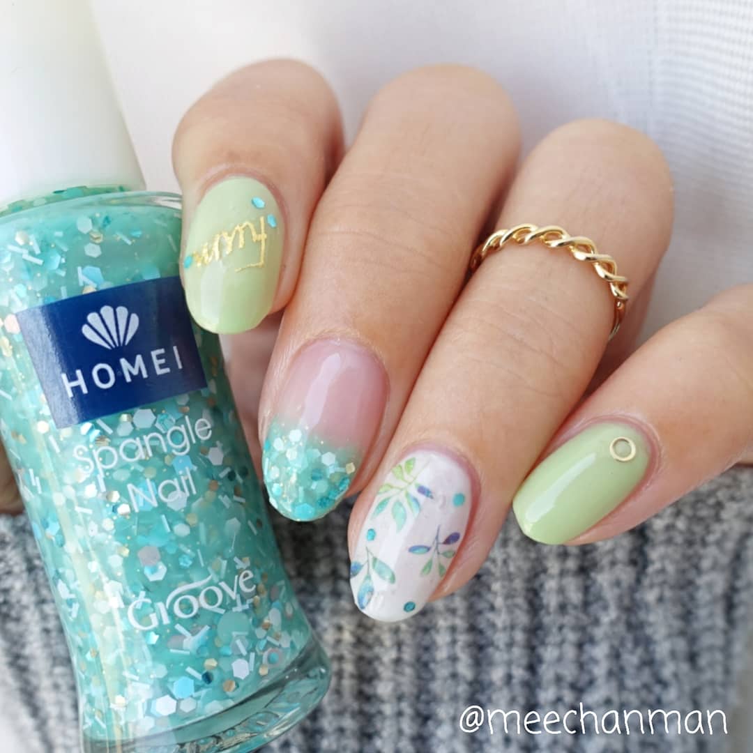 yuzumamatan's tweet photo. スパンコールネイルとNAILHOLIC新色を使ってリーフネイル🌱✨
春や夏にぴったりのグリーン系ホロ&ポリが可愛い😍
昨日IGにも書きましたが、みーちゃんって呼んでください🙌💕
タメ語も全然OKなので❗
こちらでは絡み少ないですが是非❤
ブログ_✏→https://t.co/i8ouXlUnLK
#セルフネイル #GR709 https://t.co/BOPaxqrq2W