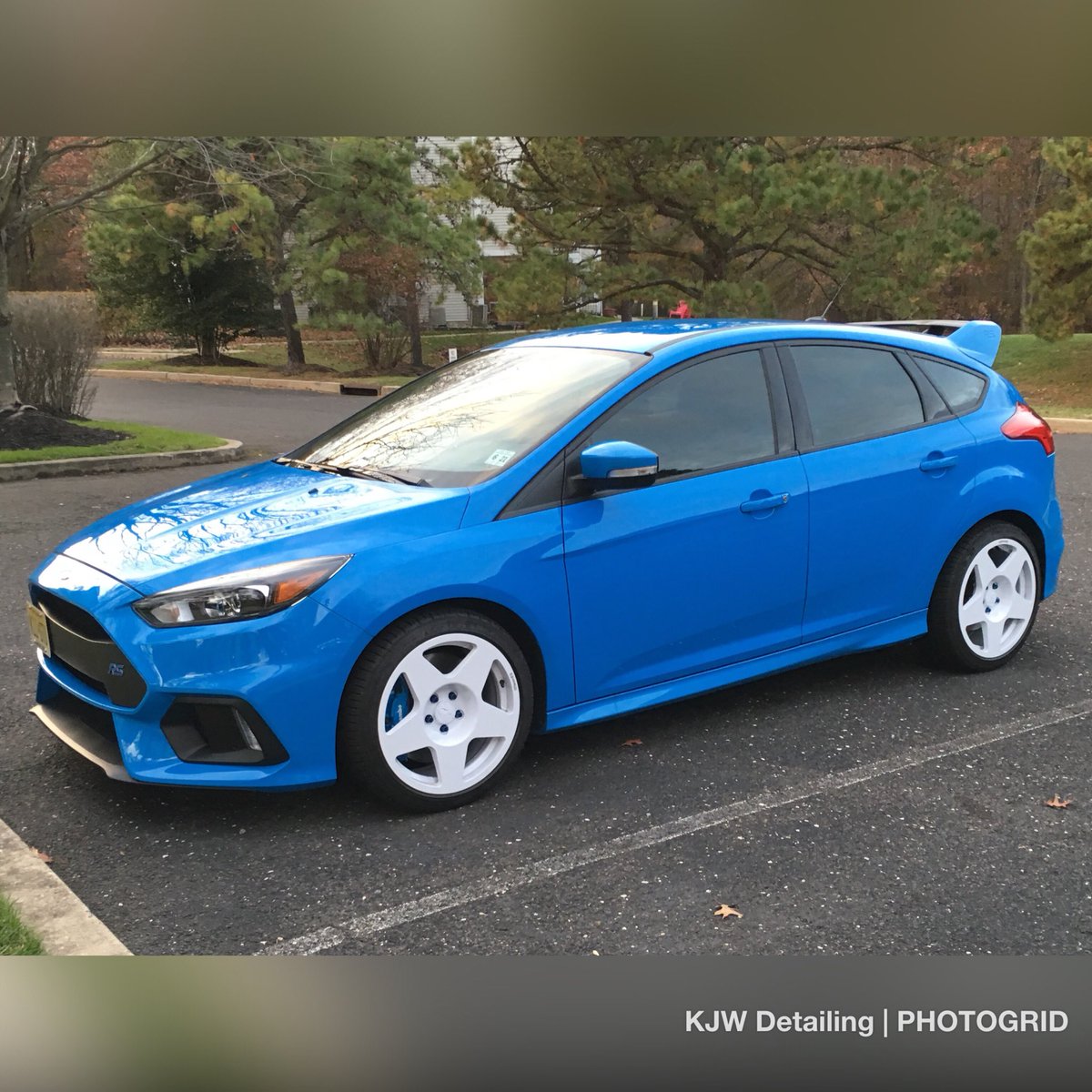 KJWDetailing's tweet photo. @OptiCoat_Pro + protected @FordPerformance Focus RS. 

#kjwdetailing #njmobiledetailing #southjerseymobiledetailing #mobiledetailing #autodetailing #cars #carcare #carwash #detailsdoneright #newjersey #nj #southjersey #pa #philadelphia #philly #ford #focus #rs #mk3 #fifteen52 https://t.co/EfL4jcfuj1