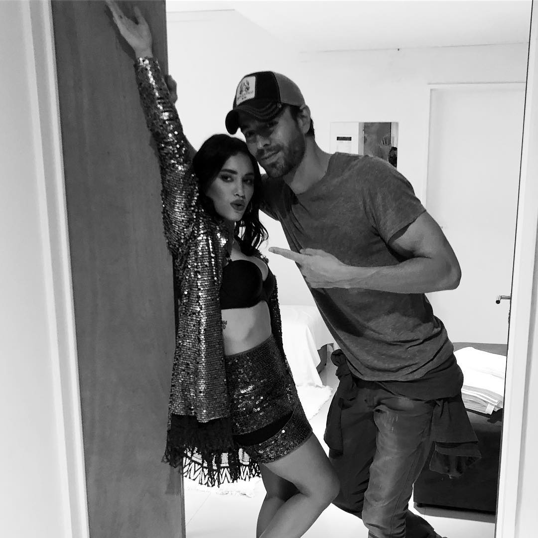 JuntosxLE's tweet photo. #LaliConEnriqueIglesias https://t.co/CXMj9oWAPX