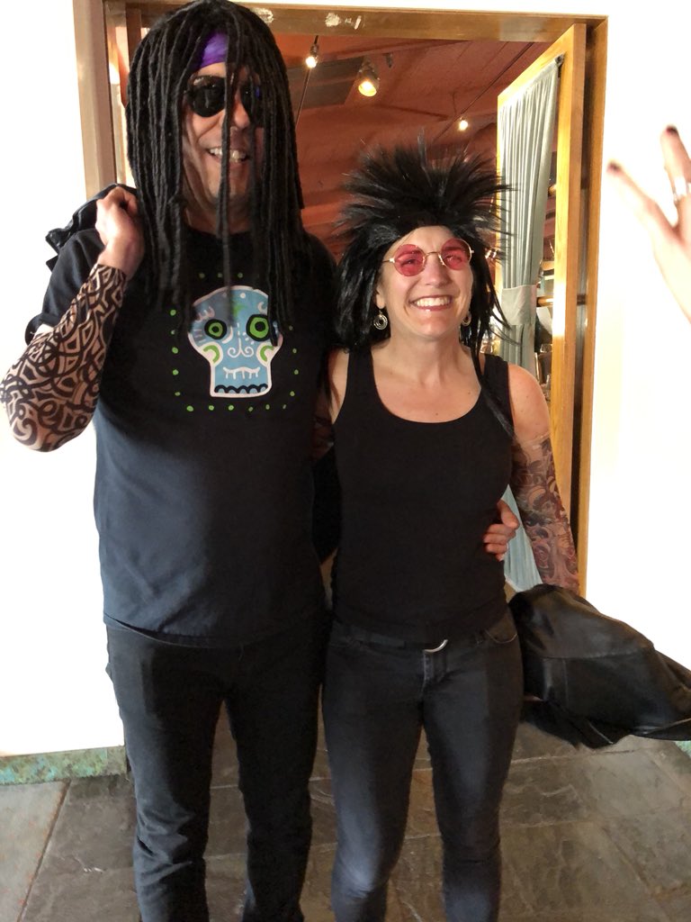ebinternacional's tweet photo. Party time.  2018 Gala.  #rocknroll https://t.co/ZZNK1AlROC