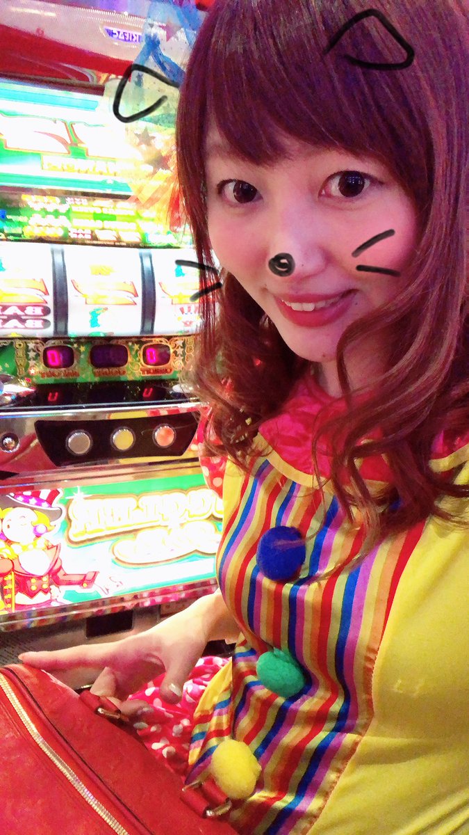 janbari_mico's tweet photo. #NEO_PALACE さまでの実践開始ー❤
#ジャグラーガールズだよ❤
今日は朝からお守り発動ふふ❤
#ハッピーマジック
#NEO_WORLD さま←みゆはここだよ✩*॰¨̮
#NEO伊丹店 さま←ゴリ店長はここだよ✩*॰¨̮
#NEO_PALACE さま←みこはここだよ✩*॰¨̮ https://t.co/pZTpCsOnxr