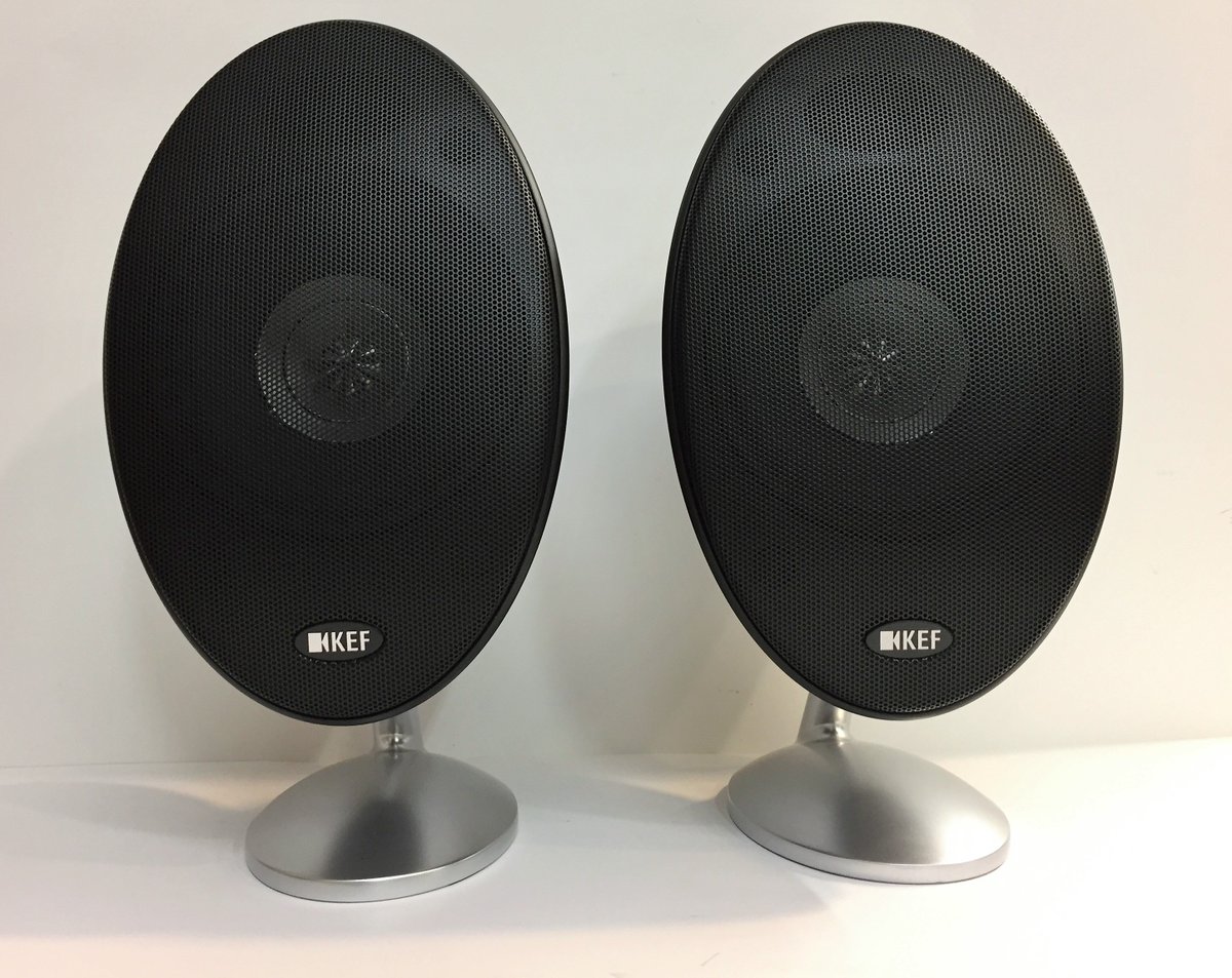 soundhunter_1f's tweet photo. #KEF のサテライトスピーカー「#E301」が入荷しました。

定価43,632円(税込) → 現品特価24,800円(税込)
状態はとても綺麗ですので、是非店頭にてお確かめください。
もちろん試聴も可能ですよ～!!!

E301の公式サイト↓
https://t.co/fFKOaRr8Za https://t.co/Fy7XEMUskM