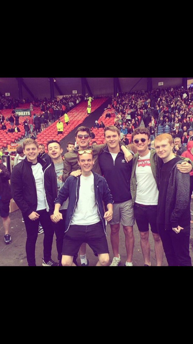Gavin_Cross_97's tweet photo. Happy birthday @calum_paton, hope ya have a class day, here's some fun times we've spent together 🎉❤ https://t.co/AJldSxmAui
