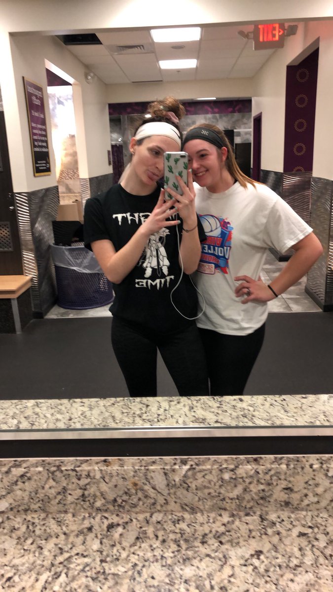 sydnewc's tweet photo. #soberspringbreak with some of my awesome bffs!!! #MyVibeVA @YourVibeVA https://t.co/K4zrNQJh8m