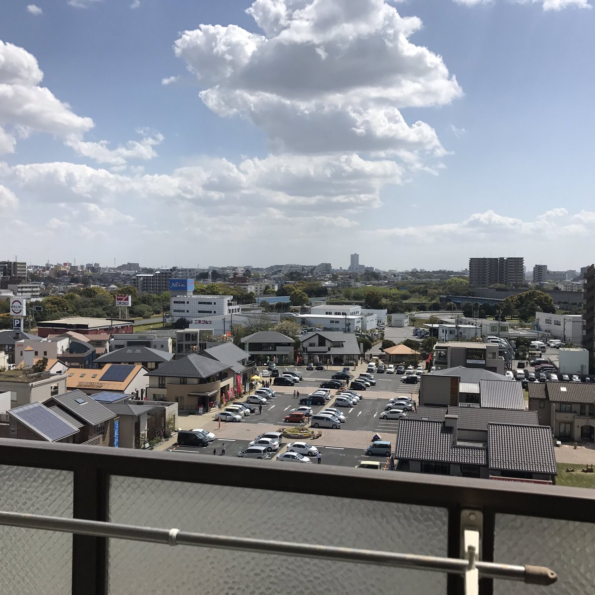 sawadakikaku's tweet photo. お部屋からの景色✨シャルマン幕張✨https://t.co/gIbjF15z8l✨幕張の不動産のサワダ企画✨🏡✨ https://t.co/i5qDNOGYGn