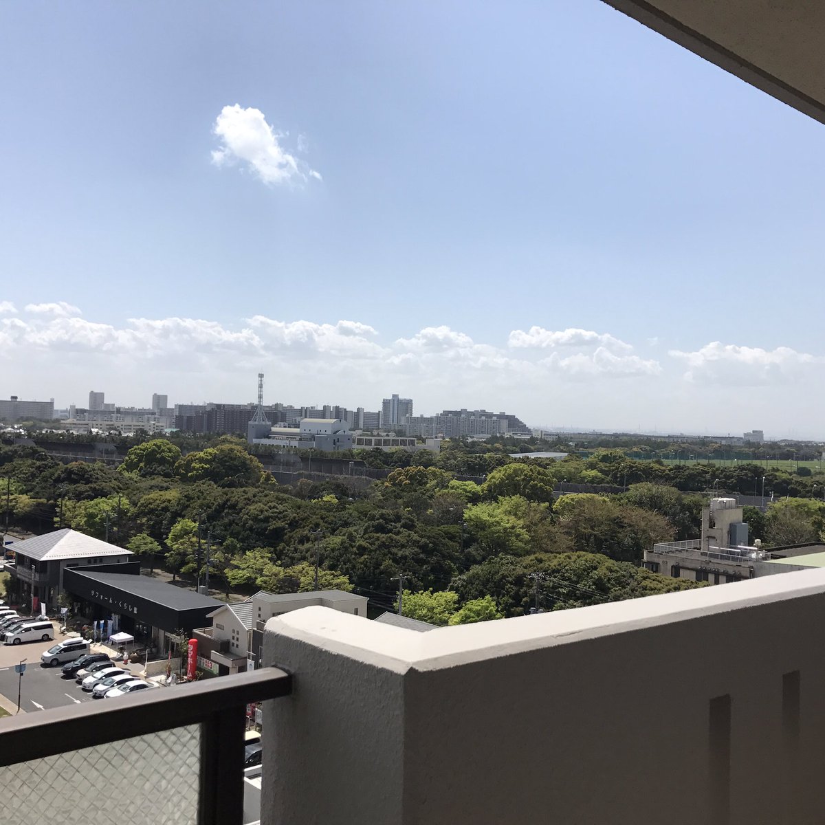 sawadakikaku's tweet photo. お部屋からの景色✨シャルマン幕張✨https://t.co/gIbjF15z8l✨幕張の不動産のサワダ企画✨🏡✨ https://t.co/i5qDNOGYGn