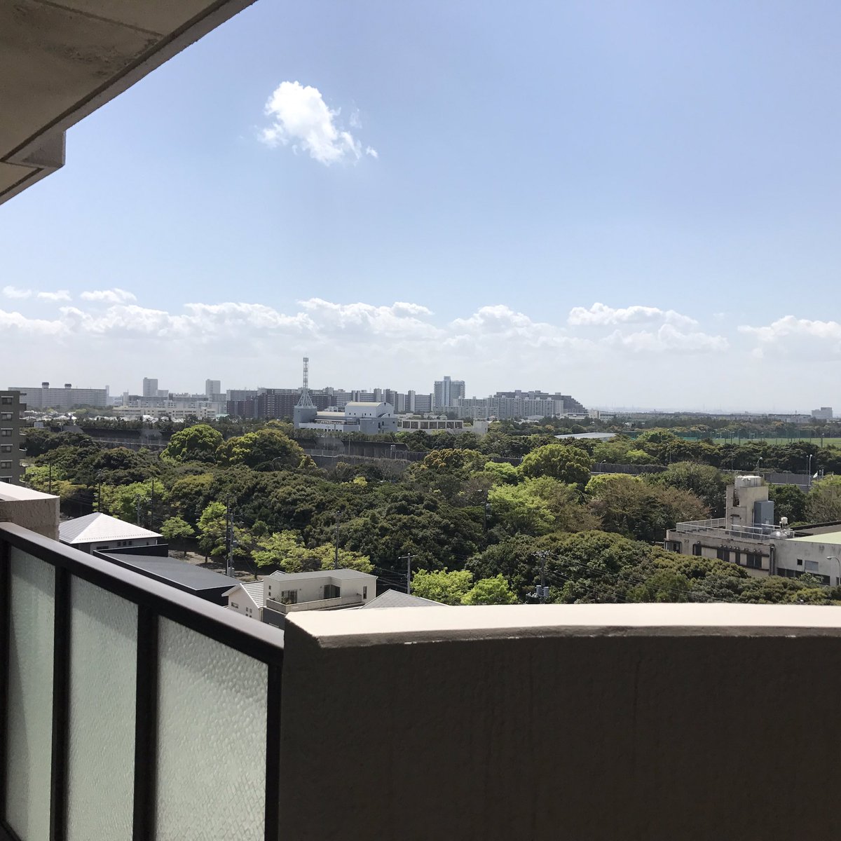sawadakikaku's tweet photo. お部屋からの景色✨シャルマン幕張✨https://t.co/gIbjF15z8l✨幕張の不動産のサワダ企画✨🏡✨ https://t.co/i5qDNOGYGn