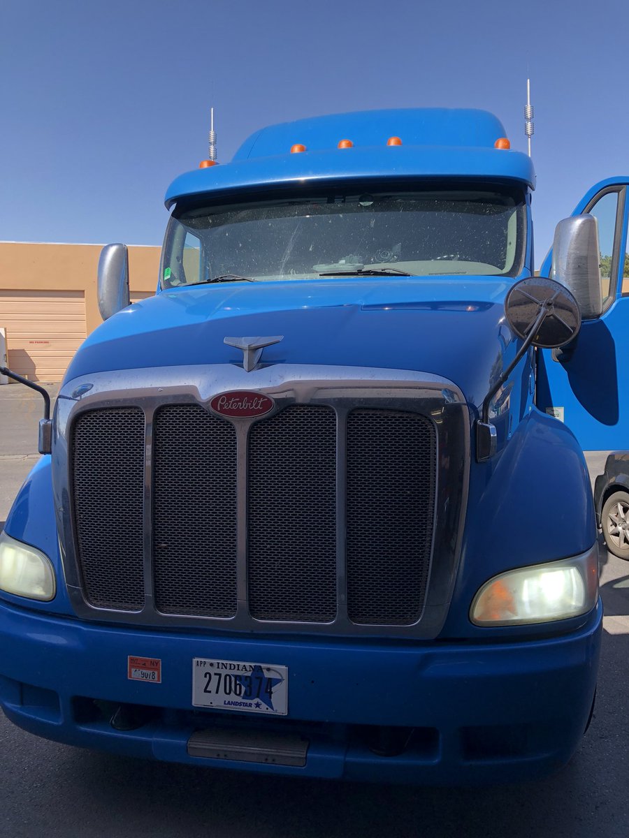 CSCarAudio's tweet photo. #2010Peterbilt Peterbilt #SemiTruck #CumminsISX #CumminsDiesel #Diesel #DieselPower #BigRig #Viper #DEI #ViperRemoteStart #Viper5305 #DoorLockActuators PowerDoorLocks #PeterbiltRemoteStart #BigRigRemoteStart @PeterbiltMotors https://t.co/bULnqmGTXM