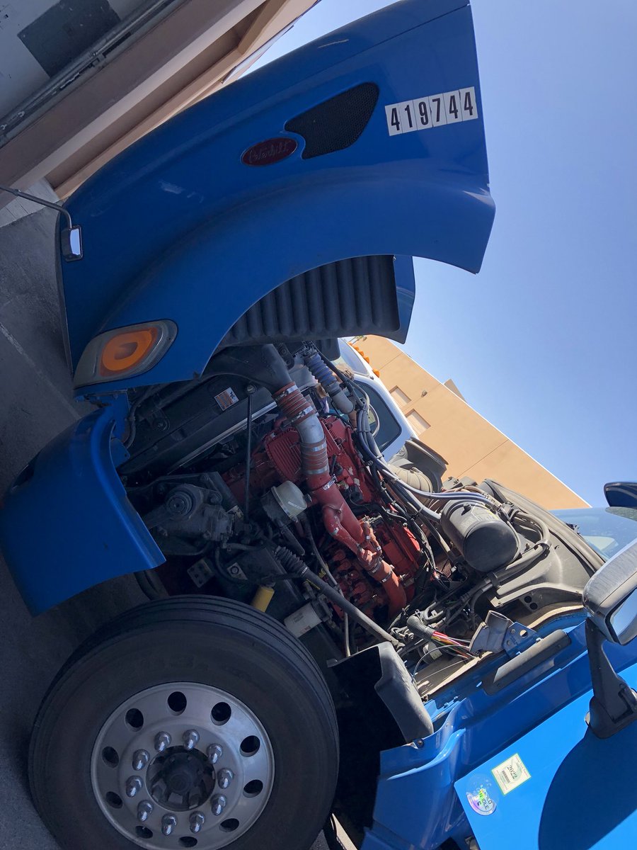 CSCarAudio's tweet photo. #2010Peterbilt Peterbilt #SemiTruck #CumminsISX #CumminsDiesel #Diesel #DieselPower #BigRig #Viper #DEI #ViperRemoteStart #Viper5305 #DoorLockActuators PowerDoorLocks #PeterbiltRemoteStart #BigRigRemoteStart @PeterbiltMotors https://t.co/bULnqmGTXM