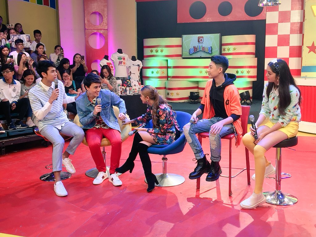 ASAPOfficial's tweet photo. CHILLOUT: Kwentuhan muna! Edward, nasaan nga ba si Maymay? WATCH HERE — https://t.co/deUKb9FRsa https://t.co/MTkbSJNmdW