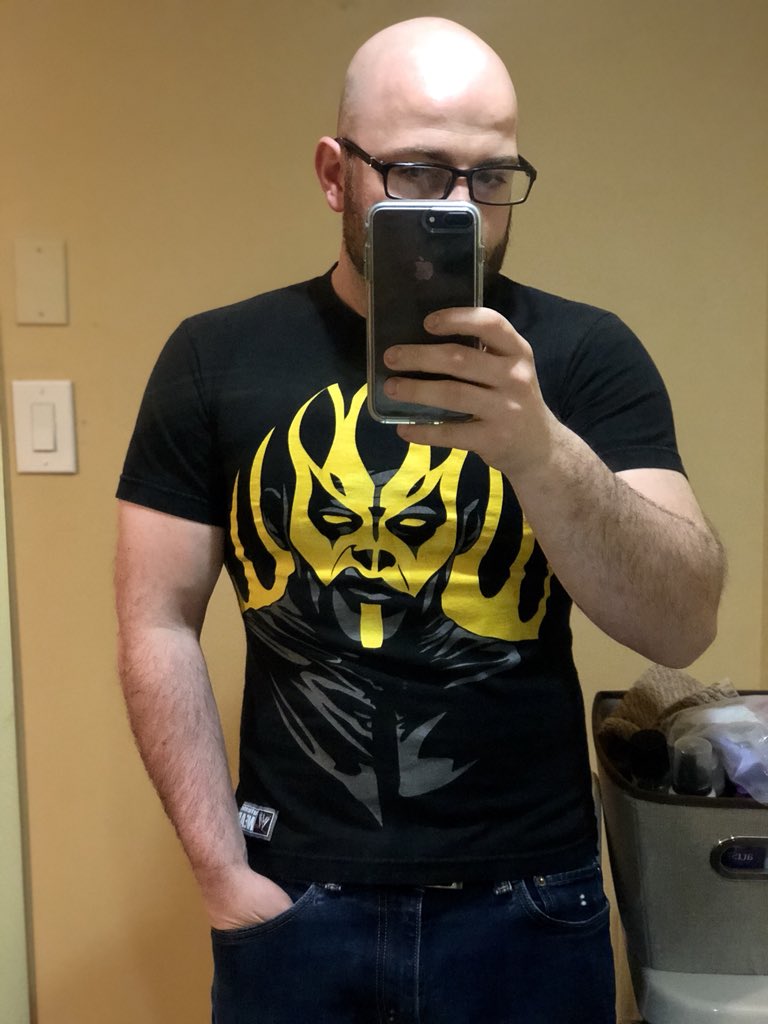 GleasonMat's tweet photo. When you get a @Goldust shirt for Wrestlemania &amp; its the wrong size ... you still rock it! Why? 
 “Clothes make the man.” Joe vs. the Volcano 1990 🎬 *chomp*

#lilTight #WWE #Bald #Shine
@CigarsScarsPod
Next shirt def. going to buy from https://t.co/wzlwItFPLP https://t.co/MkEN4JwHJF