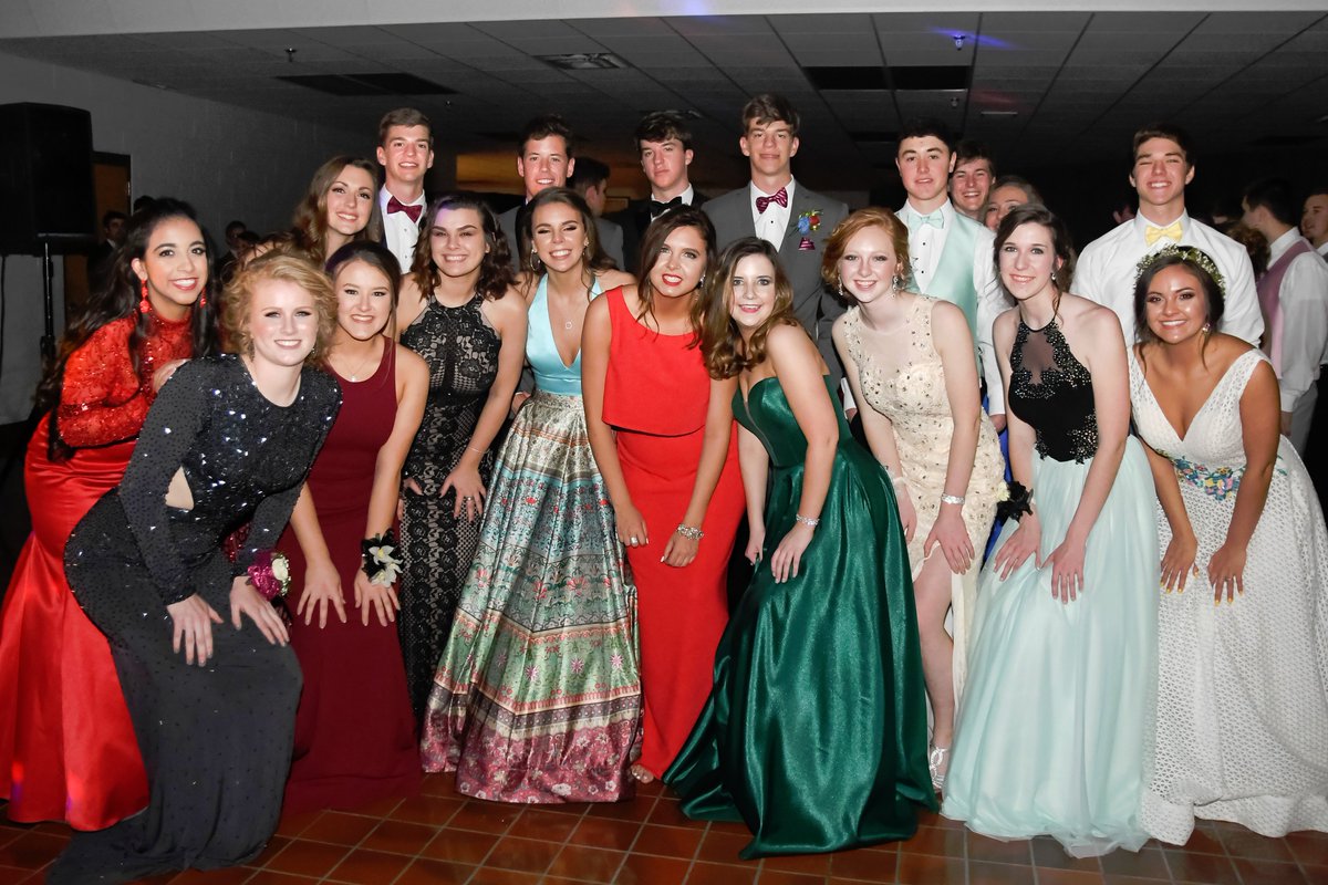 pmhsports's tweet photo. Daniel Richardson and Bree Faulkner were crowned Prom King and Queen at Lincoln County High School tonight! https://t.co/pmApA7L9yu