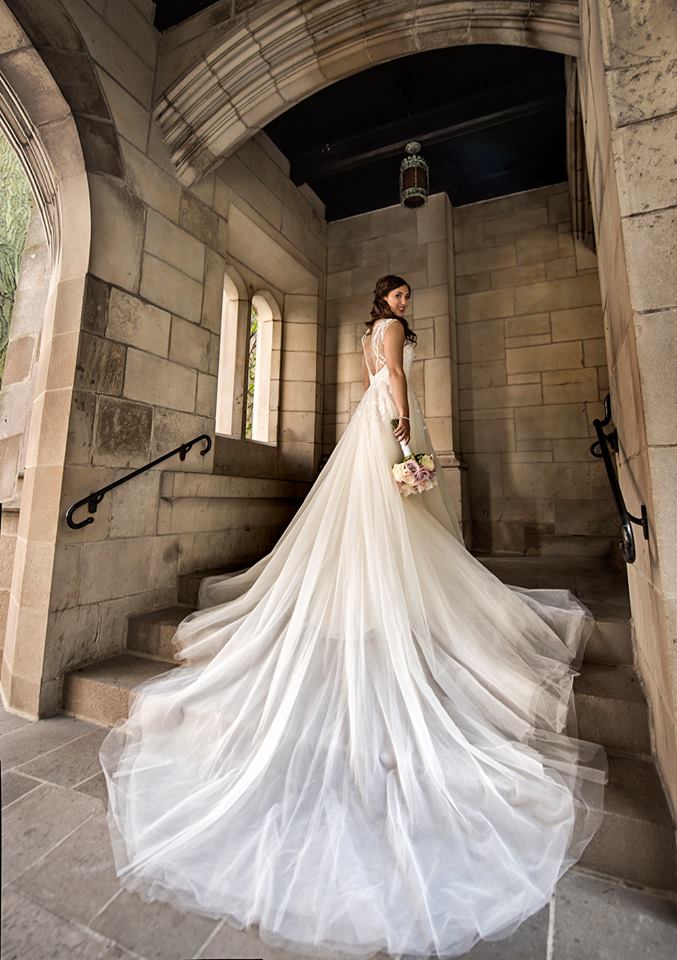 Heart eyes! Heart eyes! Heart eyes! bit.ly/2G0G8KQ <a href="/carascophoto/">Carasco Photography</a> <a href="/BellaBiancaIL/">Bella Bianca Bridal</a>