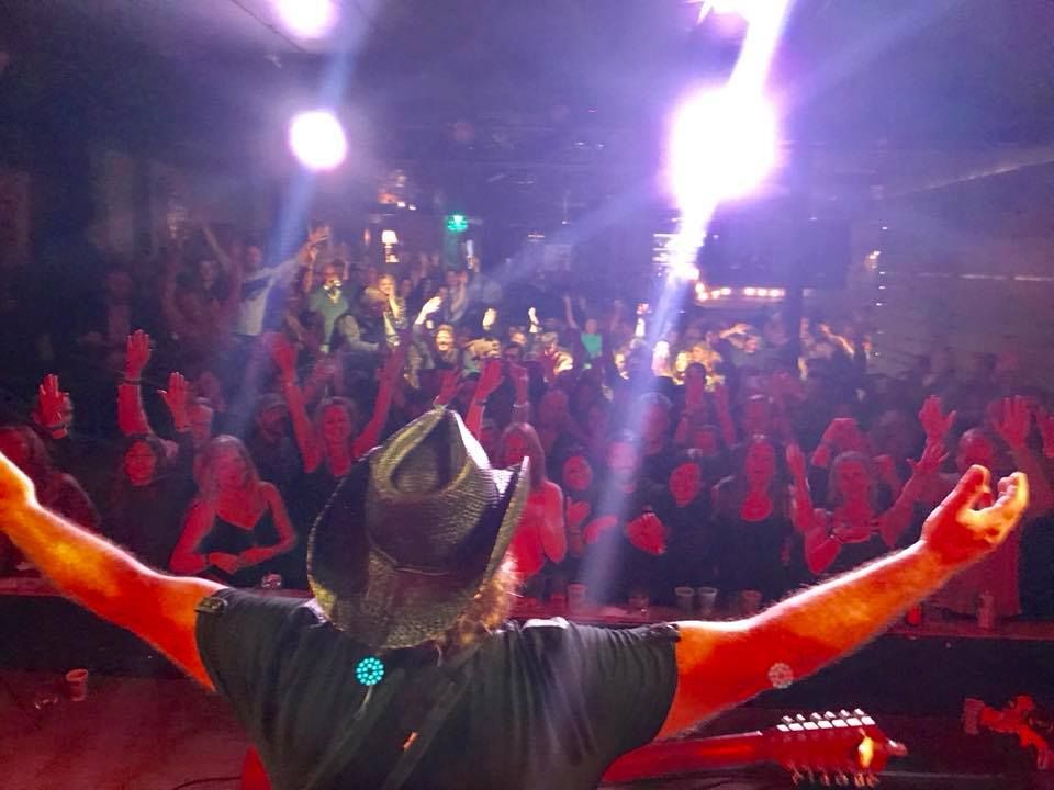 pettytheft's tweet photo. #LearningToFlyTour2018 SOLD OUT Could not have asked for a better Utah debut than last night @OPROCKWELLPC BIG THX to all who came out to pack the house and sing your hearts out. Thx to the OP team for being the most gracious of hosts.
TONIGHT @thestateroom Oh my my OH HELL YES! https://t.co/2fcv7jCSGv