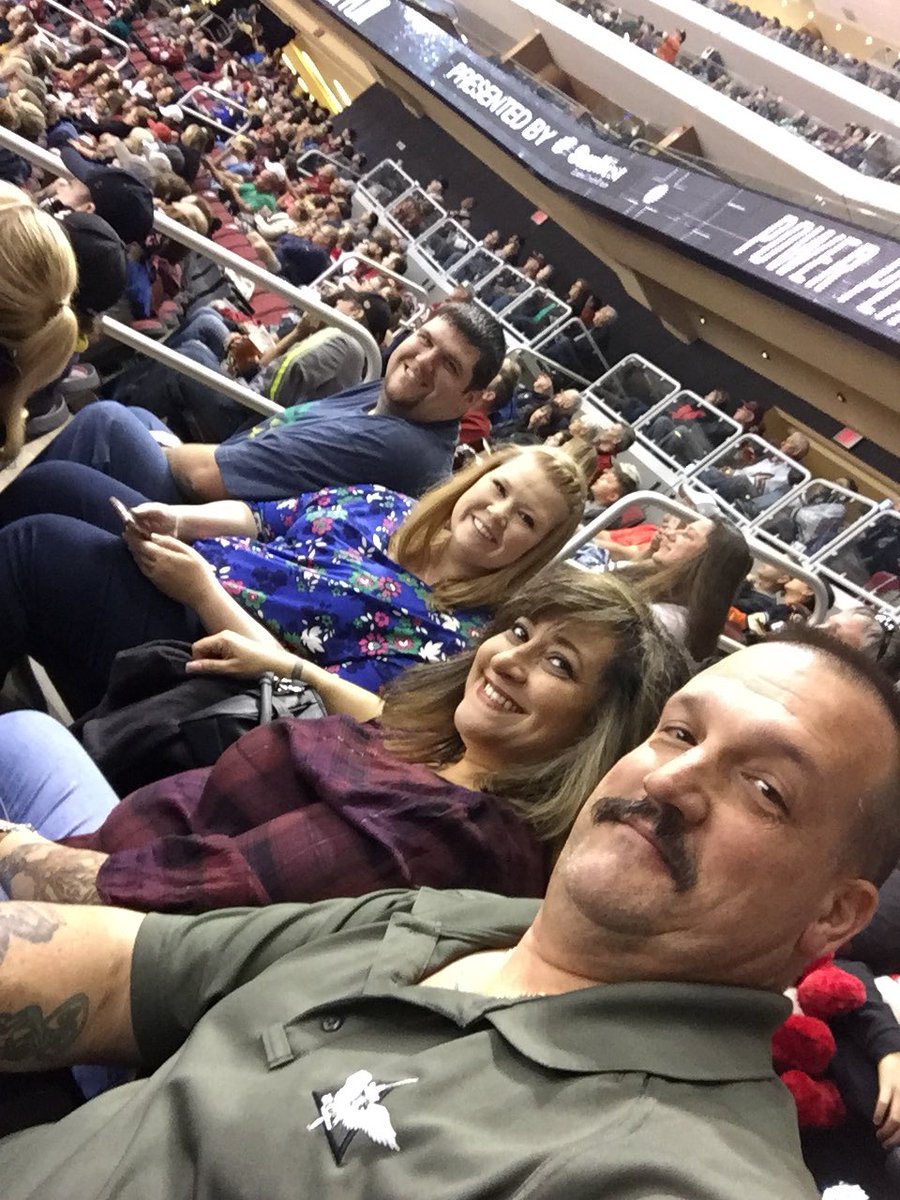 Vallei75's tweet photo. Hockey fun @ArizonaCoyotes https://t.co/Qw173SCRpM