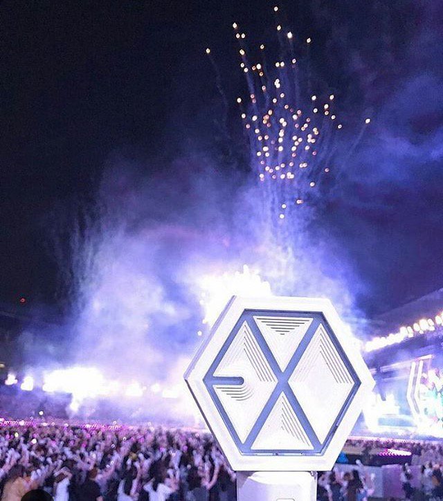 KimuSoku's tweet photo. #6YearsWithEXO

#weareoneEXO

#EXOL https://t.co/JjNPUDUz2T
