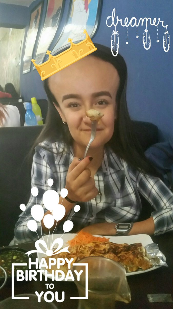 tonicolpapi's tweet photo. feliz cumpleaños a la reina del dokos @mafeermp <3 espero que se la pase súper mamastrozamente tchusco, la tkm SAQUE EL CHEKA ROLL #dokween https://t.co/u2iWycBPEY