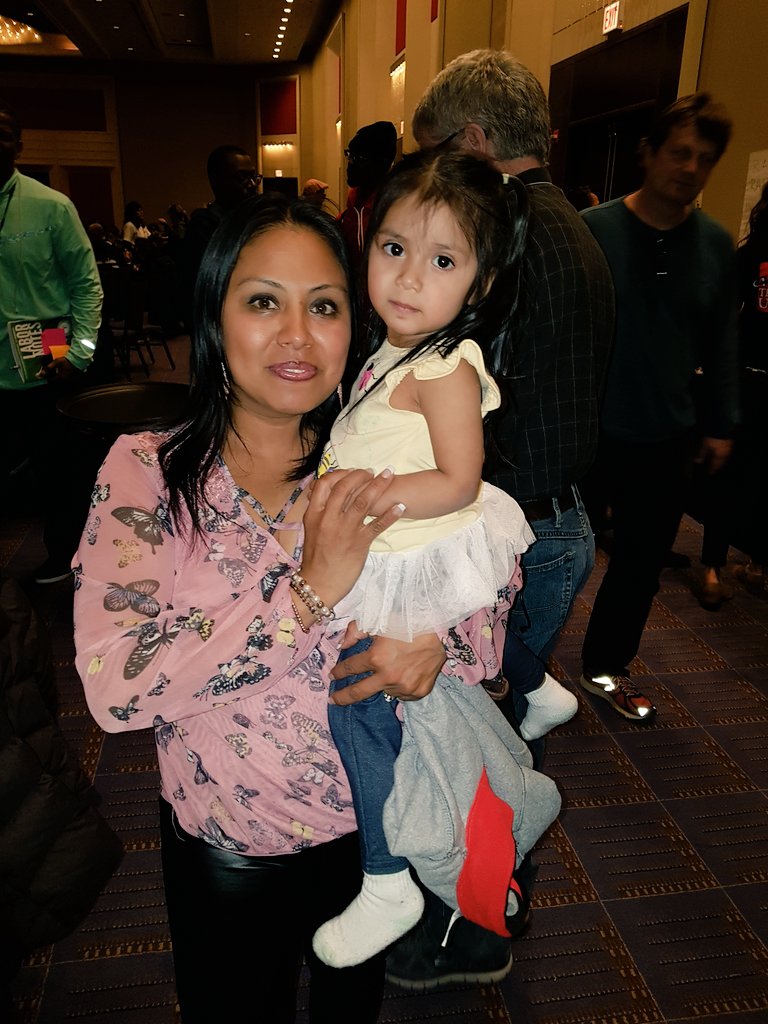 AminahSheikh's tweet image. Just met @AriseChicago Member Priscilla and her cutie daughter #labornotes #Labornotes2018 #Chicago #cdnpoli #canlab
