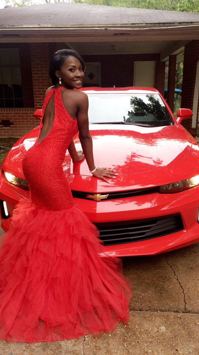 Double_Be_'s tweet photo. #royaldrip #roaringroyalty #prom2018 https://t.co/vBSOhczK3m