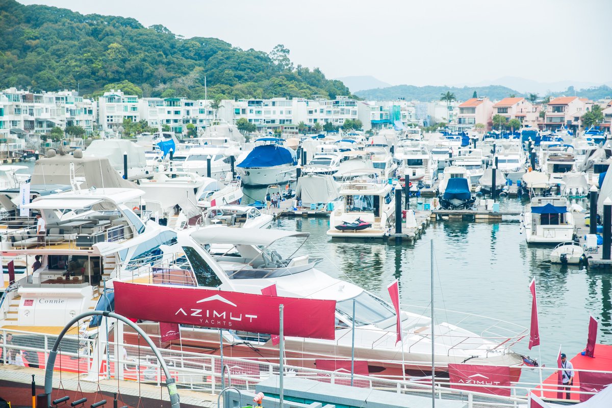 AzimutYachtsHK's tweet photo. Were you at #ClubMarinaCove with us for the #Azimut60 and #Azimut72 premiere event? The all new #Pagani #HyayraBC was participated in our event too!
Met the Masters of Italian Design.
@AzimutYachtsHK #HongKong #Master #ItalianDesign #Italy #GoodTime #Party https://t.co/NarUfyBG2u