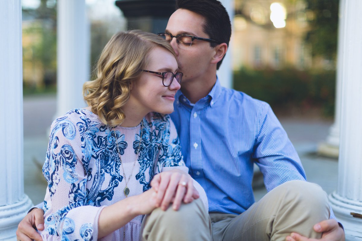 _erksusanne's tweet photo. MY BEST FRIEND GOT ENGAGED AND MY HEART IS OVERJOYED YALL (swipe to see some pure sweetness) https://t.co/GBL8NRKKwv