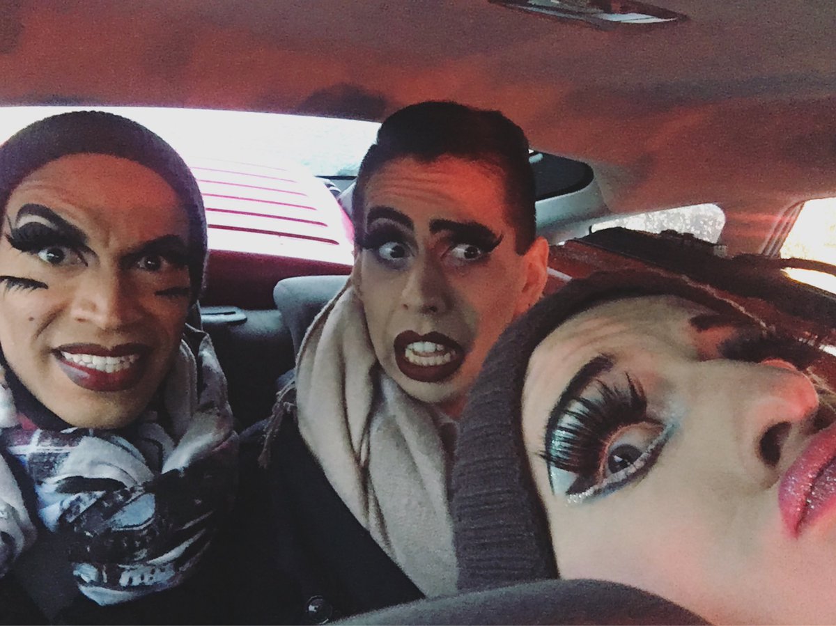 LuminousPariah's tweet photo. When @trojanoriginal is driving you to the venue... #modcarousel https://t.co/J671t6qioa