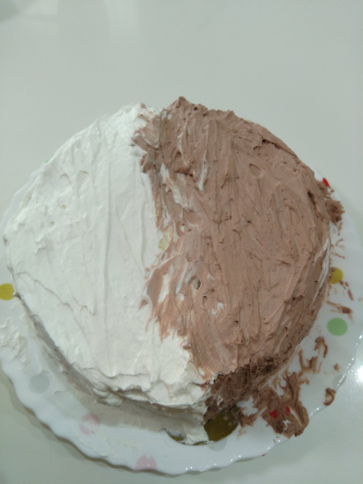 かいちょなち En Twitter 今日は 次男の4歳の誕生日 シャトレーゼのシフォンケーキを使い ホイップクリームを長男次男で塗ってホールケーキにアレンジしてみた