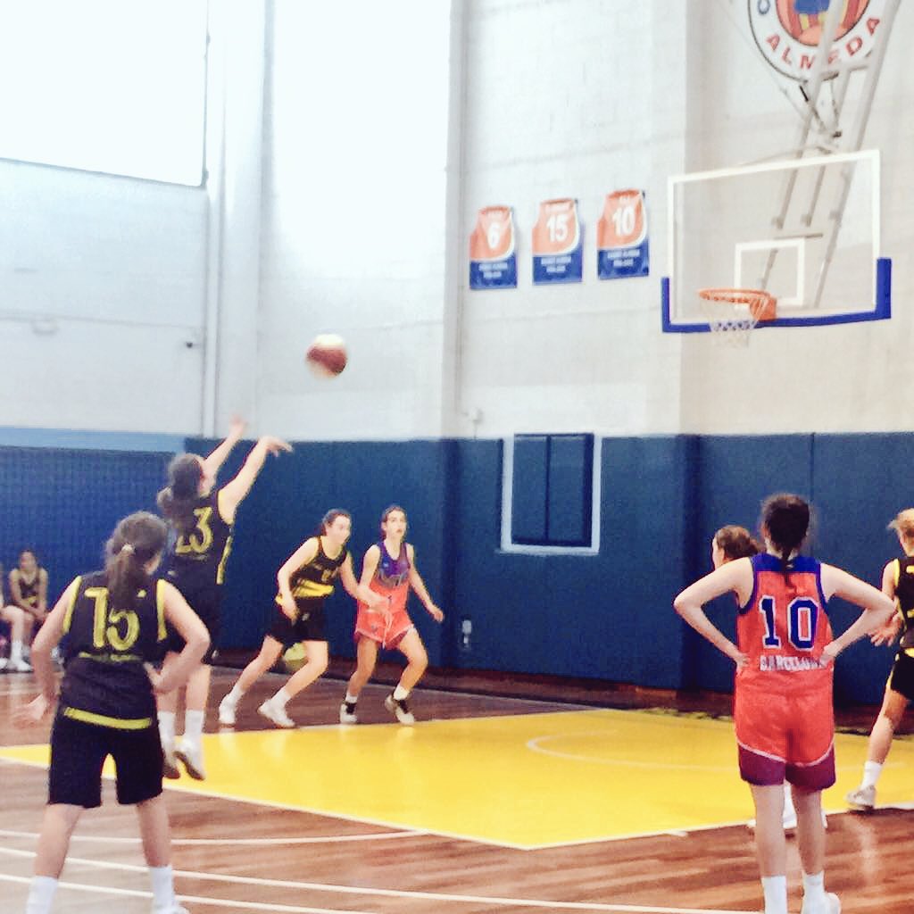 ASRBasketAlmeda's tweet photo. 🏀 #IF2ALM 59 - @LimaHortaBasket 48

Emoció i bon bàsquet de les #shooters en un bon partit!!

#goAlmeda #jornadaAlmeda #basketAutèntic https://t.co/QJJayxlvUY
