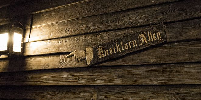 Events Roundup: "Harry Potter" Burlesque Fundraiser for #TiffanyFonohema in Utah, HP Book Trivia Night <a href="/MKTbeermarket/">MKTbeermarket</a> in Edmonton, and A Night in Knockturn Alley <a href="/sciencemuseumok/">Science Museum Oklahoma</a> in Oklahoma - mugglenet.com/2018/04/events…