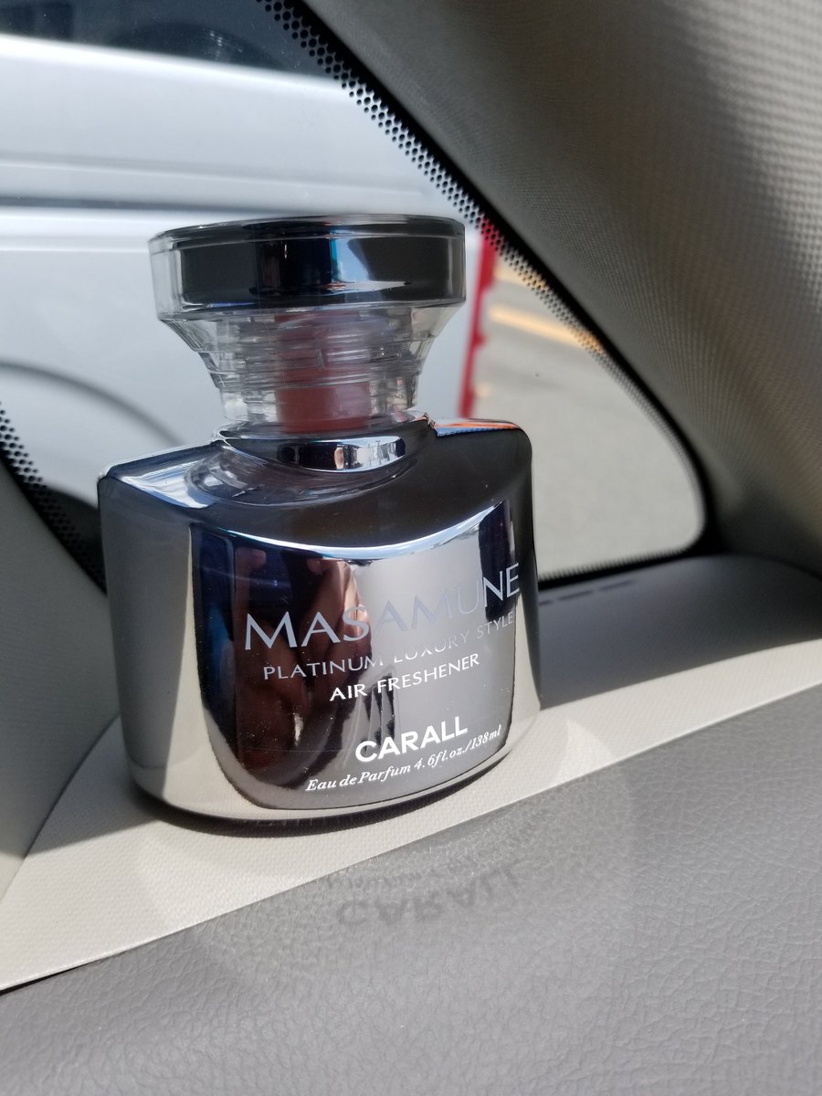 ミッチー 車の匂いはmasamuneとpeche Beaute 車に入った時は甘い良い匂いなんやけど 運転中はあまんまり匂わないかんじ ズット匂ってると気分悪くなるけん丁度良い 車の芳香剤 Masamune