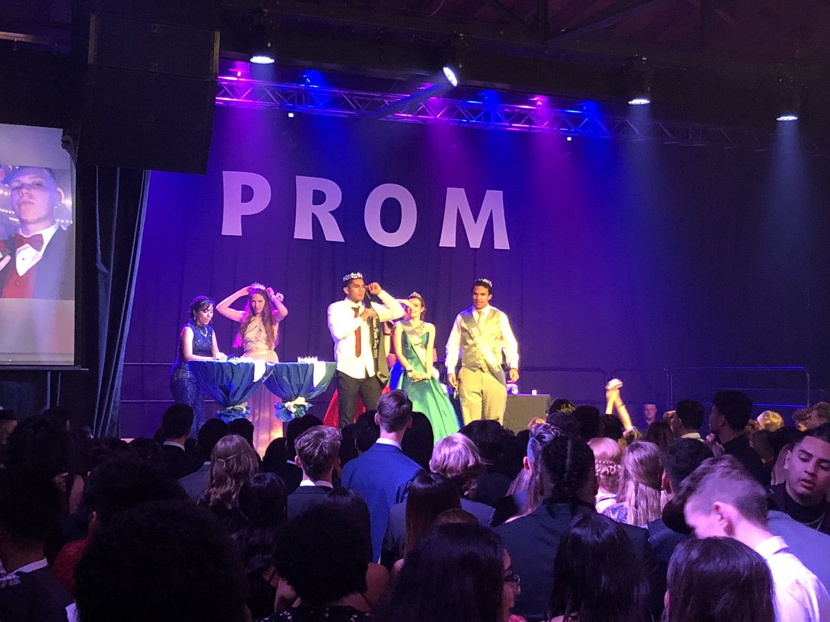 HHSWolverines's tweet photo. #HHSWolverinesProm18 at @infinity SLC! #HuntePride #Prom2K18 https://t.co/y4CqQbdLik