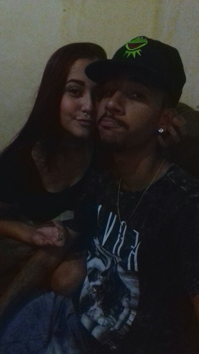R_Lucas097's tweet photo. Um dia nós ainda vamos nos encontrar, bater aquele longo papo, esclarecer tudo. Vou te dar aquele abraço apertado que tanto ama, te levantar e dizer que és meu amorzão. Queria acordar amanhã e ver que tudo só passou de um susto... #RayVive🌷 https://t.co/UJYaxLbMBH