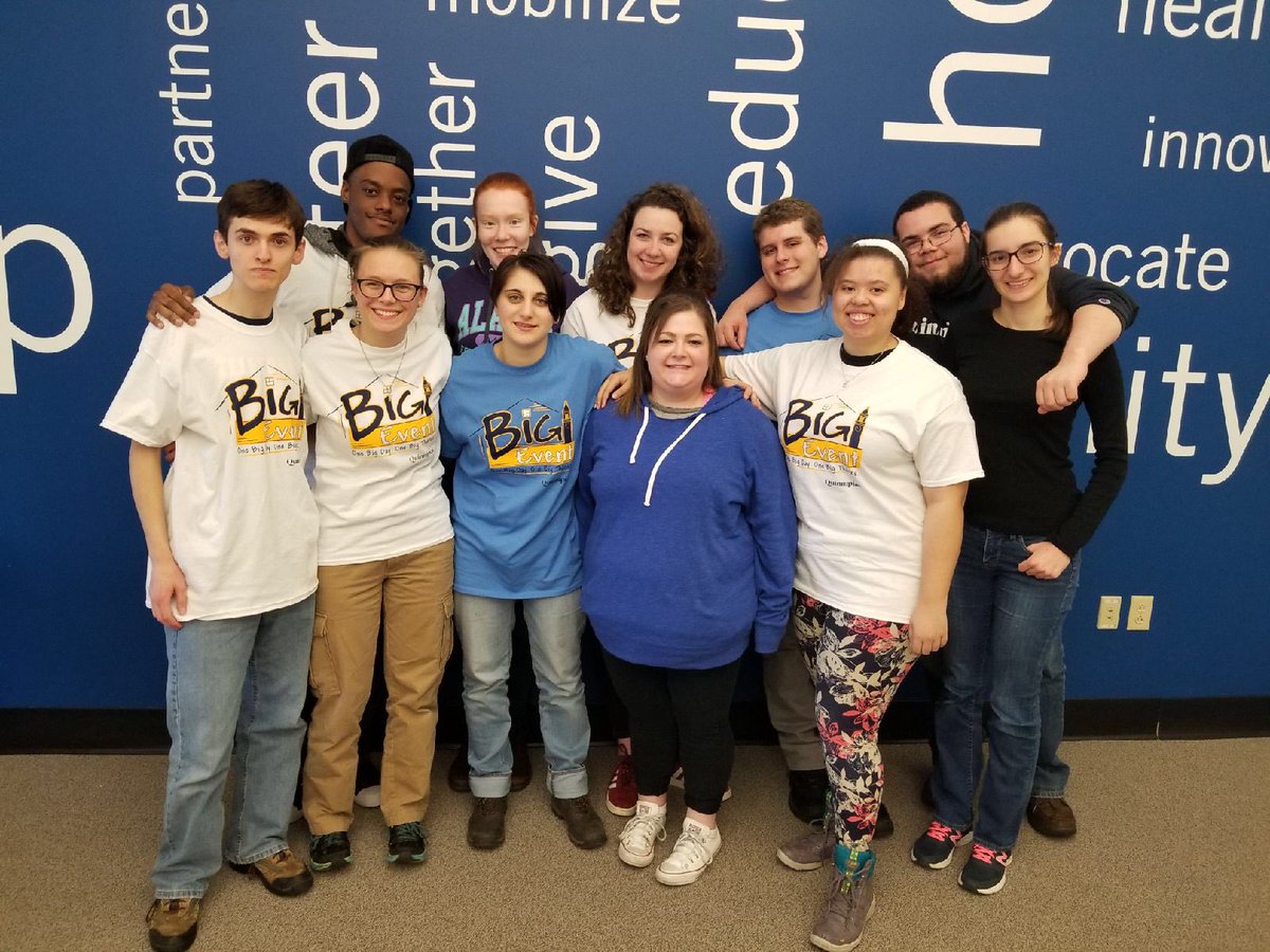uwgnh's tweet photo. @QuinnipiacU students celebrate their @QUBigEvent at nonprofits across the region including @uwgnh today. They’re helping us thank our donors and raise money! https://t.co/hzOFxQ9viM