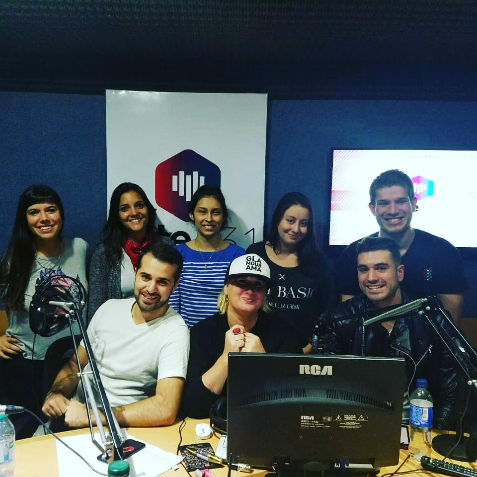 #BuenDomingo les deseamos todos los que hacemos <a href="/lateshowok/">Loli Belotti</a> con <a href="/lolibelotti/">María Lorena Belotti</a> y equipo