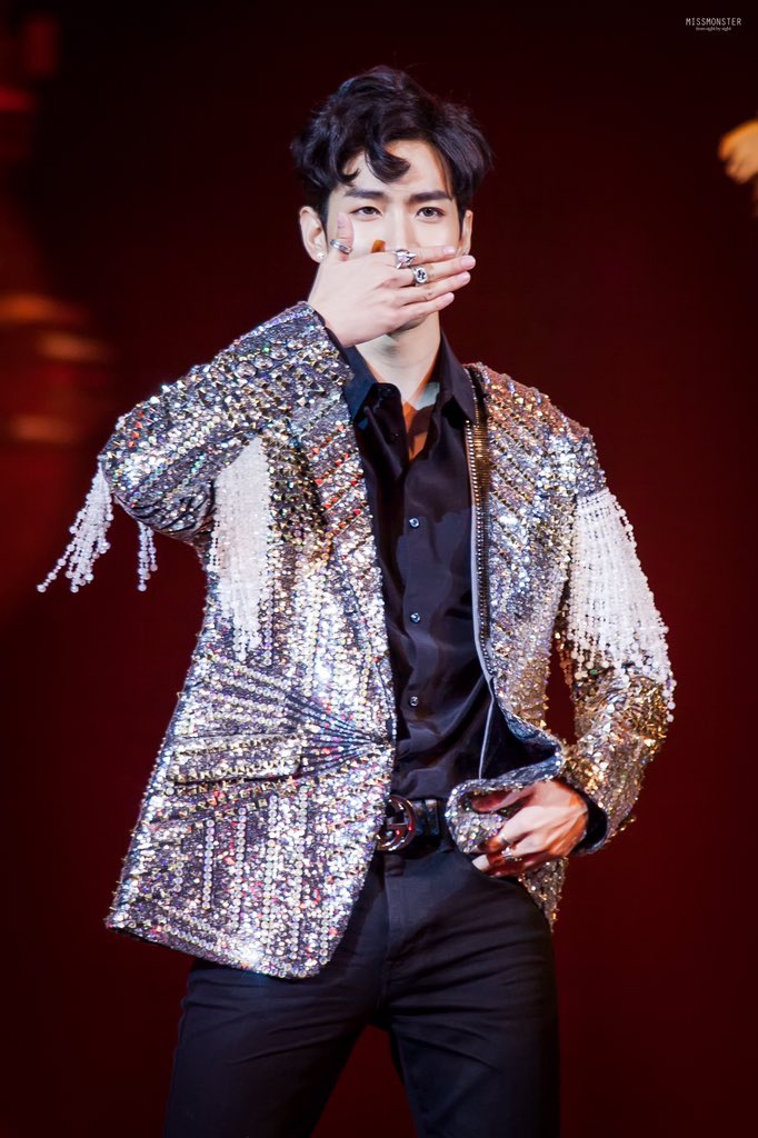 MissMonsterzz's tweet photo. [HQ]180407 #BKCfanmeeting 
ปิดปากคุณได้ก็จะปิดปาก
เดี๋ยวคุณรับฝากความรักจากใคร
ปิดจมูกไม่ให้ได้กลิ่น
ปิดหูไม่ให้ได้ยินเสียงใคร

#ขุณขิมมอญ 
#ปารูปให้คิมเซฟ 
#kimmon 
@KiimMon https://t.co/FGAHcKIkF3