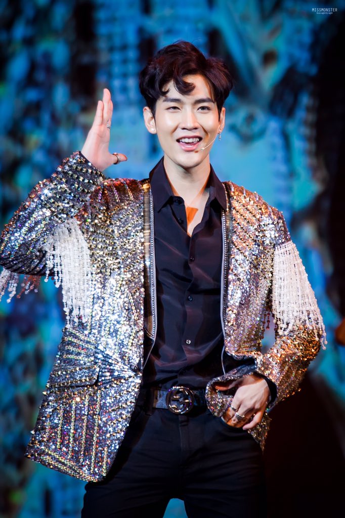 MissMonsterzz's tweet photo. [HQ]180407 #BKCfanmeeting 
ปิดปากคุณได้ก็จะปิดปาก
เดี๋ยวคุณรับฝากความรักจากใคร
ปิดจมูกไม่ให้ได้กลิ่น
ปิดหูไม่ให้ได้ยินเสียงใคร

#ขุณขิมมอญ 
#ปารูปให้คิมเซฟ 
#kimmon 
@KiimMon https://t.co/FGAHcKIkF3