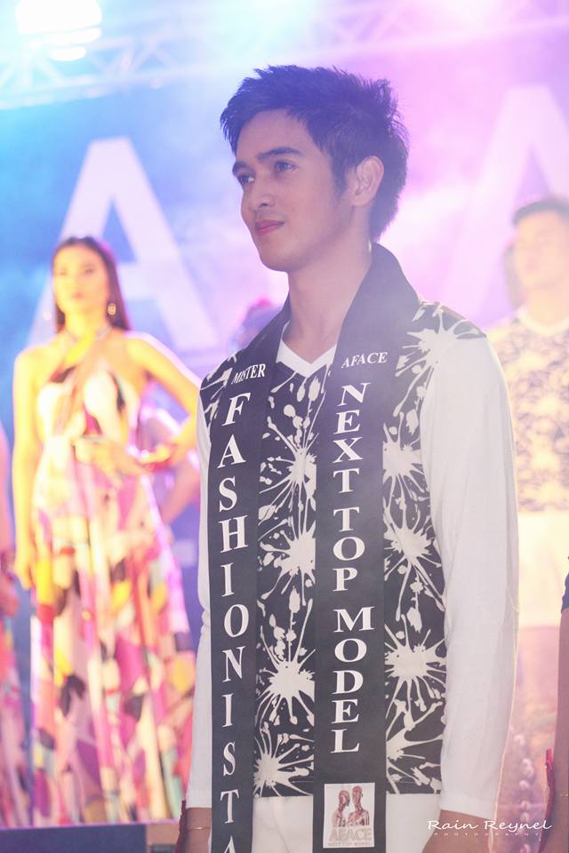 PussInButch's tweet photo. Designer: Sir James Paul
Make-up: Yhanisein Bathan
Photographer: Rain Reynel
#iWearJamesPaul #CasaDeModa #photography #runway #model #AFACENextTopModel2018 #charity #taiwan #runwaymodel #style #arts #fashion #catwalk #MOPh2018 #resortwear https://t.co/YJGCyDK22I