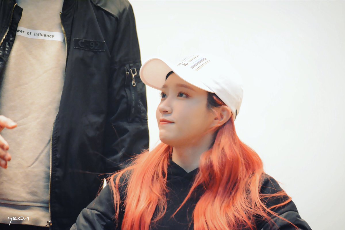 ____YEON____'s tweet photo. 20180407 EXID 분당 팬사인회 
좋아해~
#하니 #안희연 #exid #LADY #내일해 https://t.co/yK0PyyrC7L