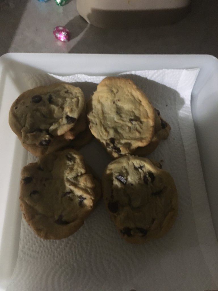 tgjordan2's tweet image. This is what I do on a Saturday night while watching the Oilers!
@wyeschool1 
#wyewonders
#cookiechallenge