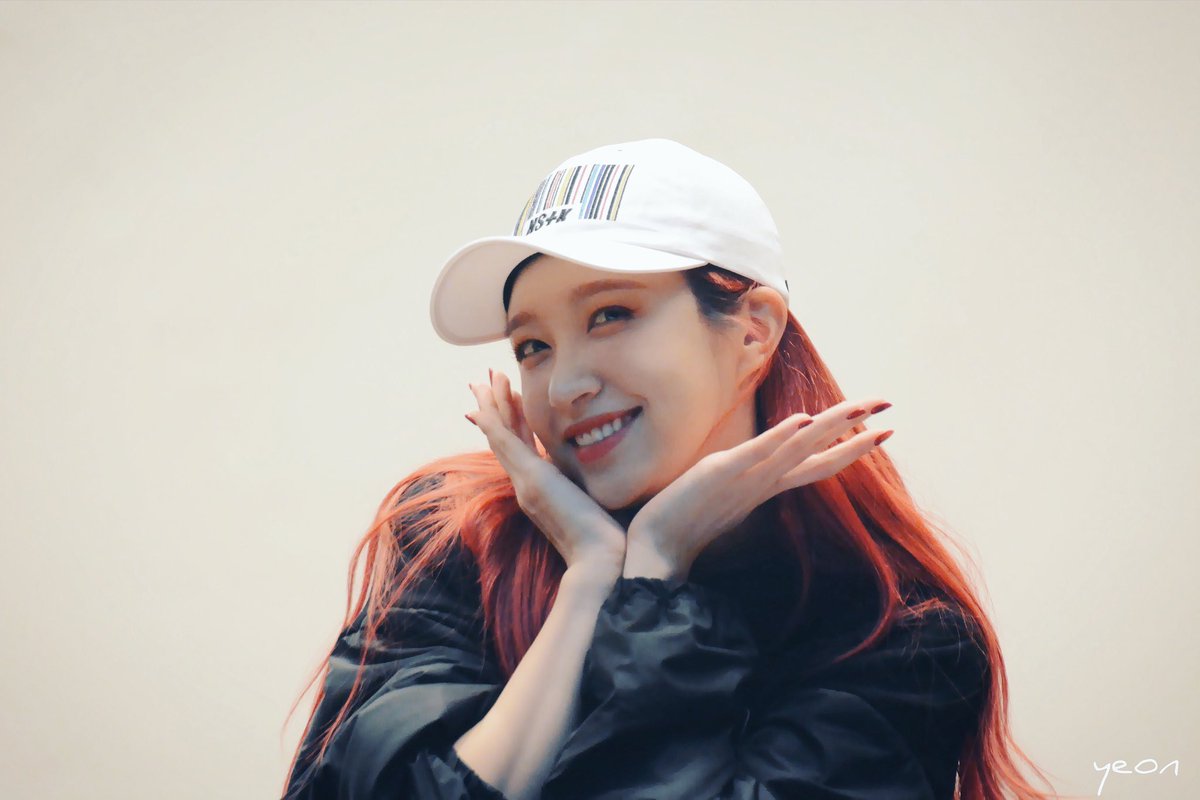 ____YEON____'s tweet photo. 20180407 EXID 분당 팬사인회 
귀엽쟁이😘
#하니 #안희연 #exid #LADY #내일해 https://t.co/eCiNeSnY3X