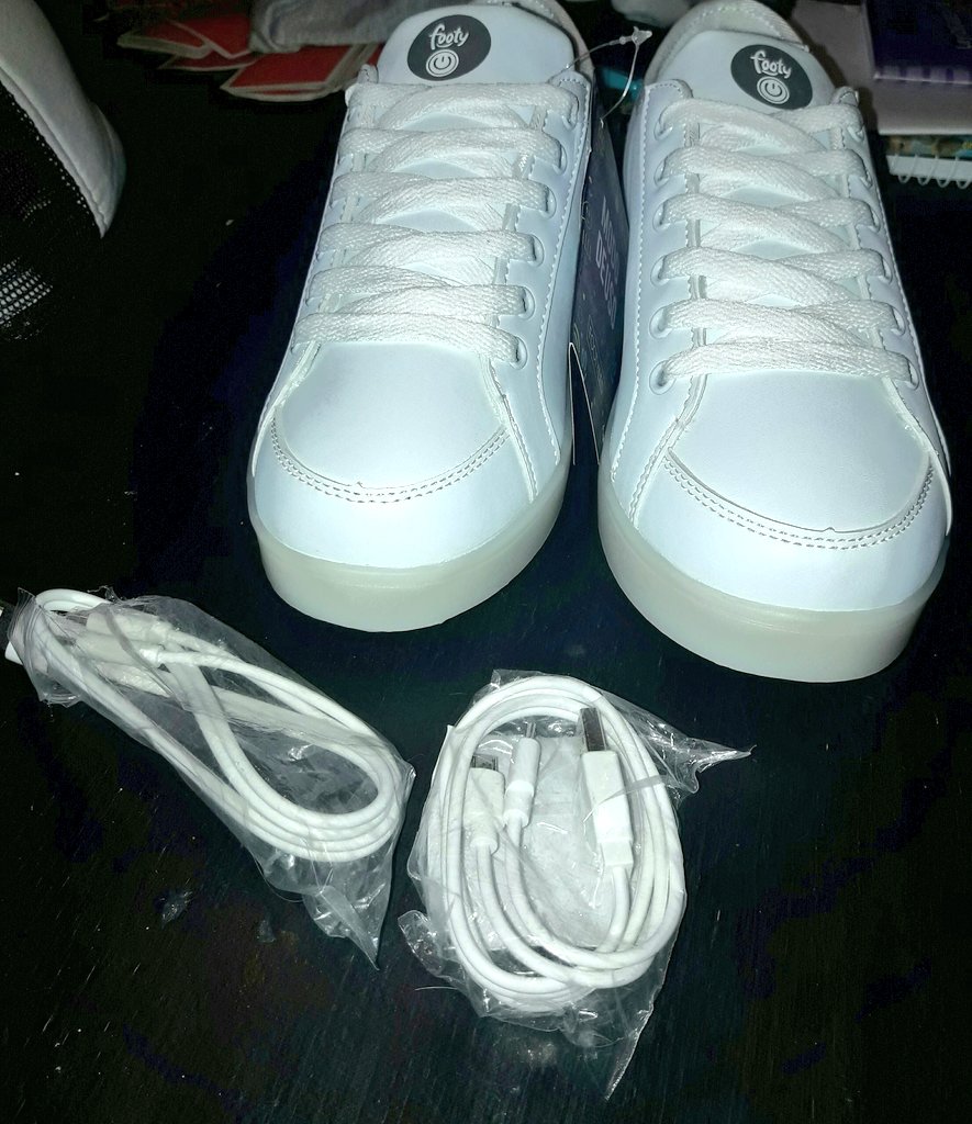 lateshowok's tweet photo. Decimos por qué te merecerías que te regalemos este par de zapatillas infantiles de @footyArg ❤ @lateshowok @Late931Oficial @lolibelotti @matiasdferrario https://t.co/RMewL890RT