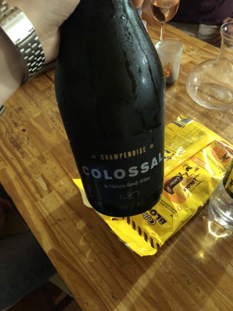 AHathawayNews's tweet photo. When your cousin brings this to the table #Saturday #SheIsColossal https://t.co/mZHOWMTuI3