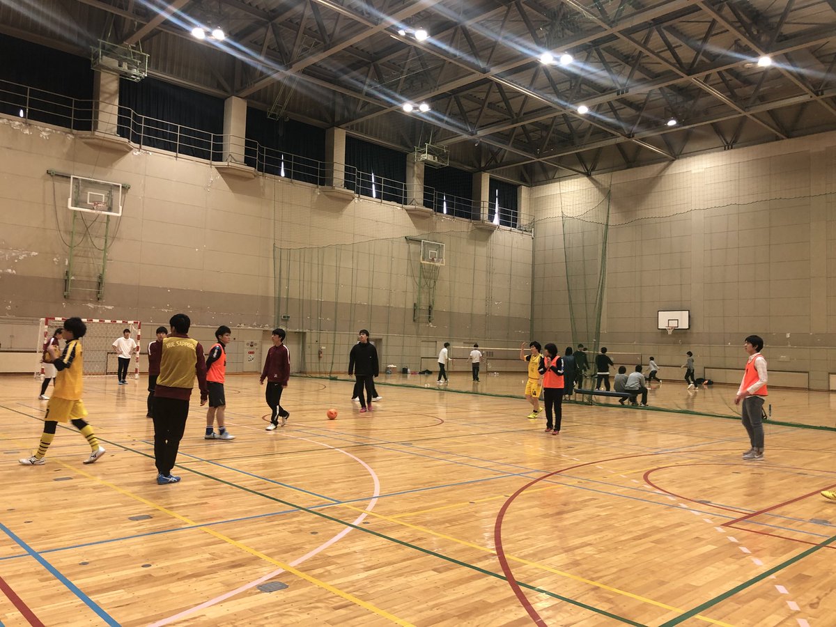 FutsalHues's tweet photo. １日入門に来てくれた新入生、ありがとうございました❣️
今週は火曜18〜19時半、木曜19時半〜21時で練習があります✨
入部希望の方は是非来てくださいね😆
リプライ、DMもお気軽にどうぞ！ https://t.co/6222WoortN